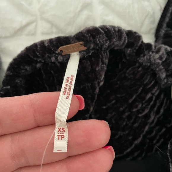 Free People Marie velour puff sleeve crop top - Picture 8 of 12